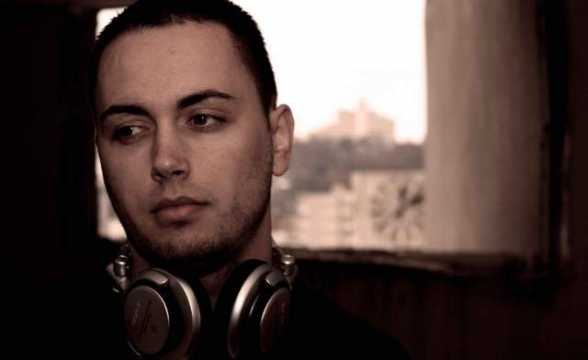 Zoom. INTERVIU. DJ Chriss The Vibe