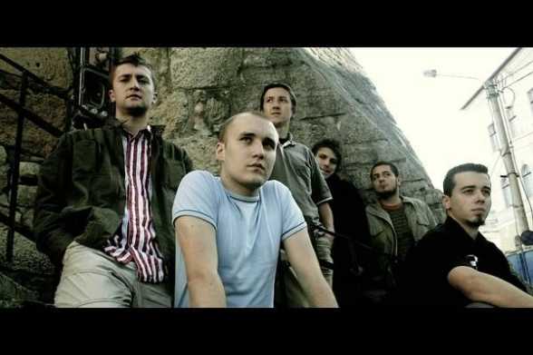 Grimus cÃ¢ntÄƒ Ã®n deschidere la Red Hot Chili Peppers