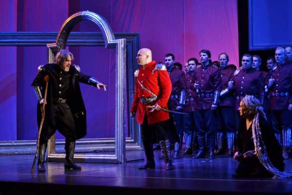 SUCCES RÄ‚SUNÄ‚TOR LA PRMIERA OPEREI TRUBADURUL DE VERDI