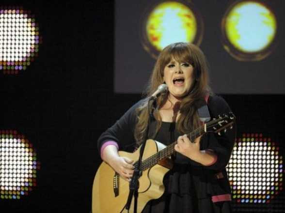 Adele is undergoing photo-healing therapy