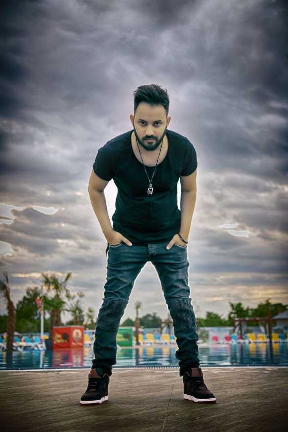 NOUÄ‚ PIESÄ‚. Mario Joy, Te-am iubit