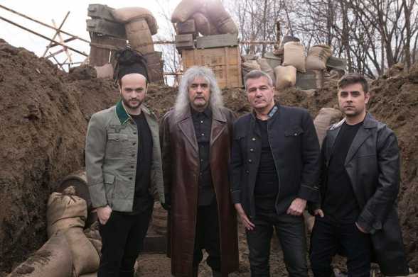 PIESÄ‚ NOUÄ‚. Cristi Minculescu si Dan Bittman. S-Aprindem Tortele