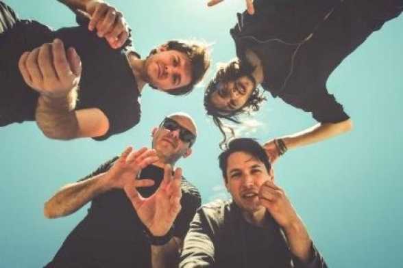 PIESÄ‚ NOUÄ‚. Runna. Flip The World